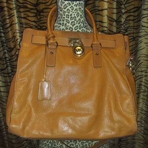 Michael Kors Authentic purse and matching wallet